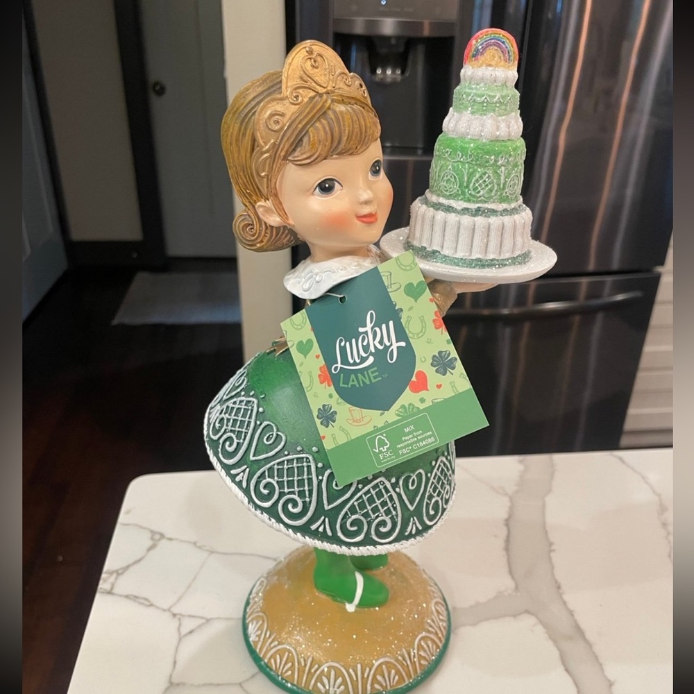 st Patrick's day lucky lane gingerbread girl holding cake decor glitter new